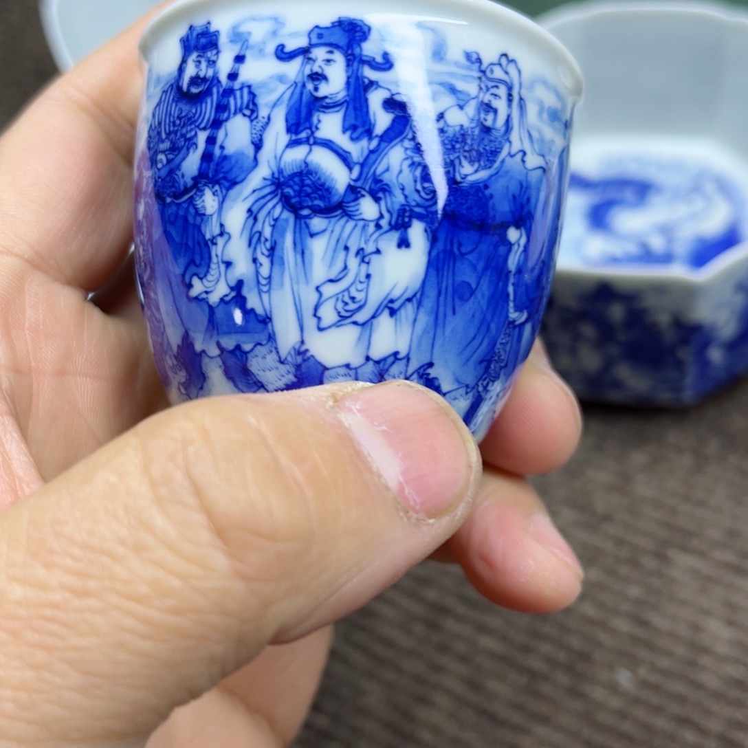 杯子真****沈手工手绘的陶瓷，