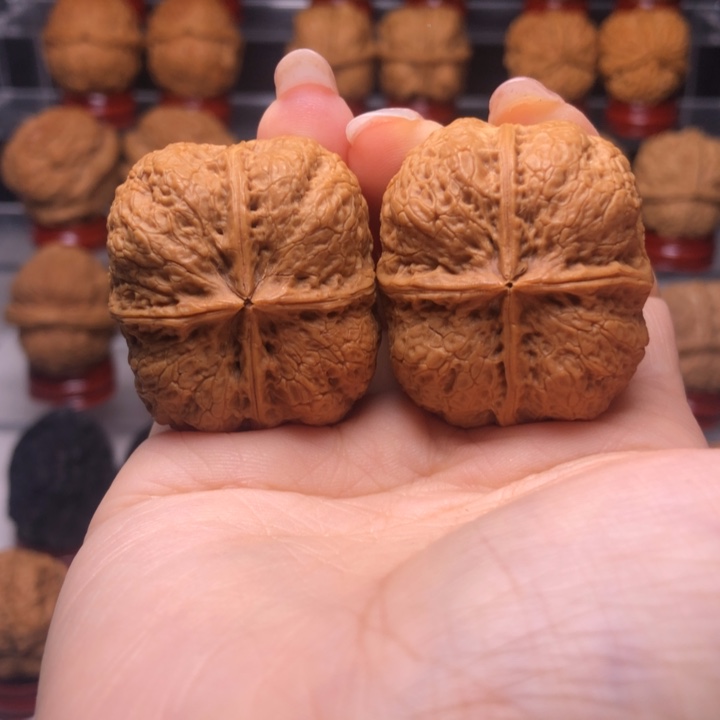 文玩核桃吊坠源****28平纹四楞