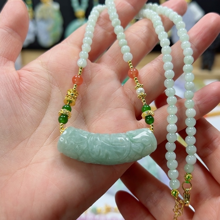 颈饰未镶嵌翡翠项链