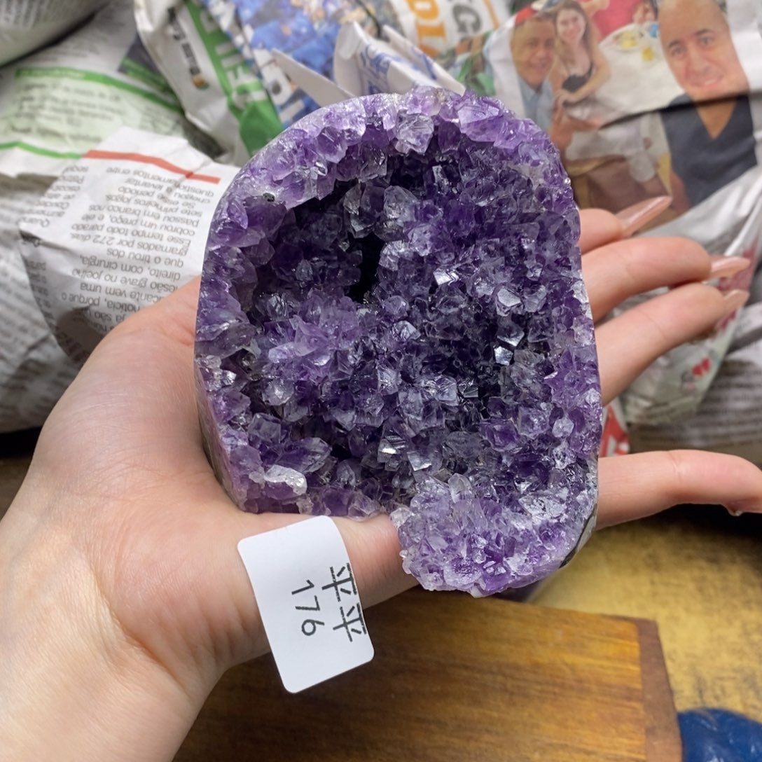 紫晶乌拉圭未镶嵌