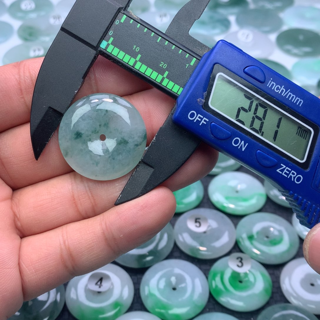 翡翠颈饰未镶嵌缅甸天然A货翡翠