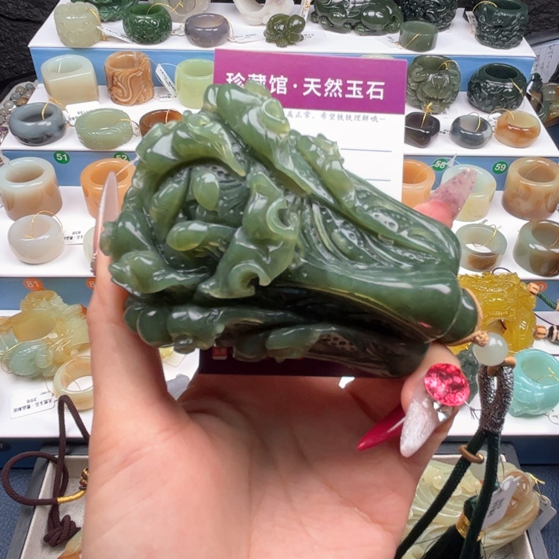 程***蛇纹石玉未镶嵌摆件