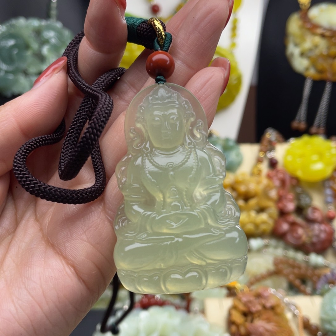 未镶嵌蛇纹石玉颈饰