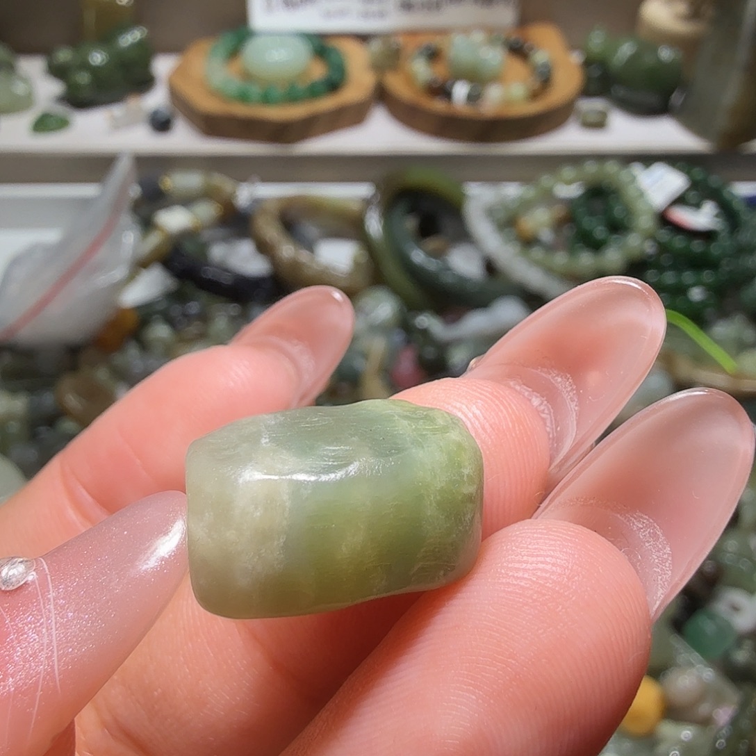 和田玉未镶嵌珠宝奇石