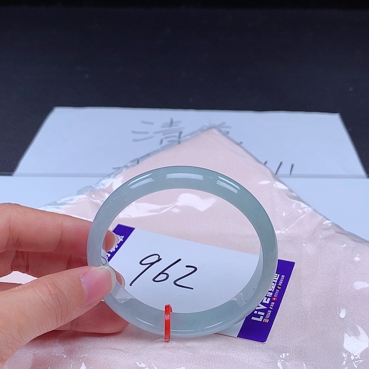 翡翠手镯未镶嵌手镯000389