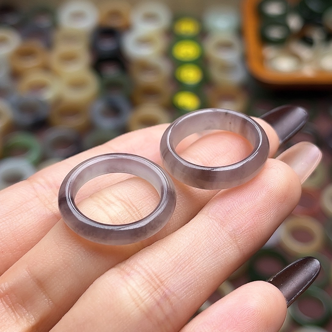 西***箱和田玉未镶嵌戒指