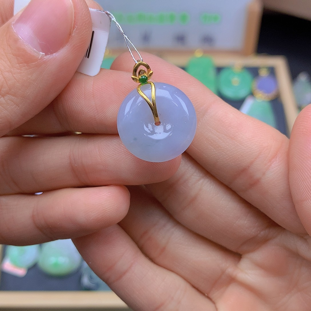 翡翠颈饰18K金镶嵌翡翠