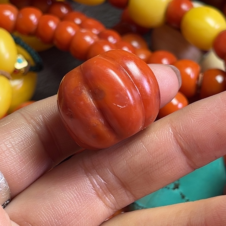 颈饰琉璃用***广琉璃………..