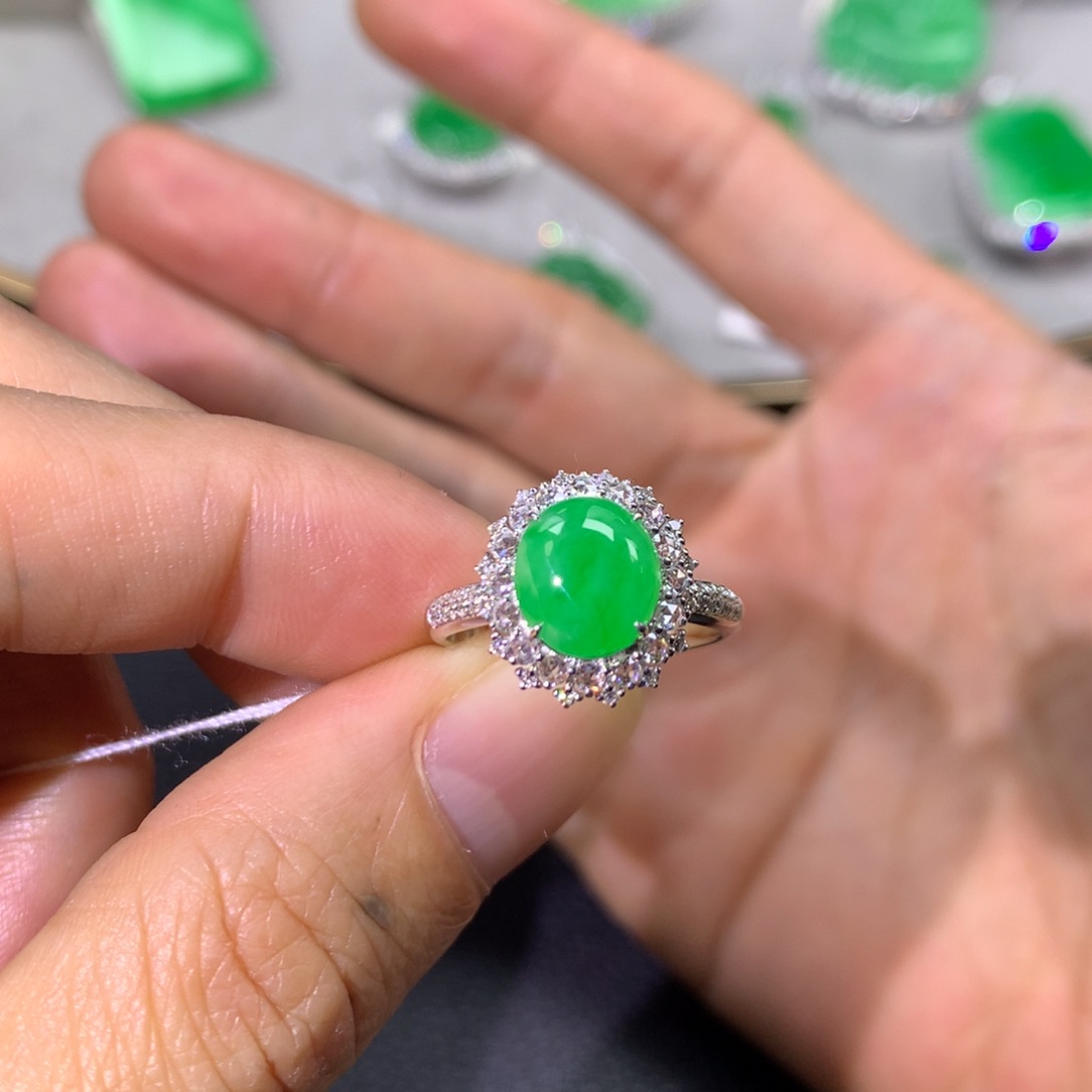 翡翠戒指18K金镶嵌翡翠