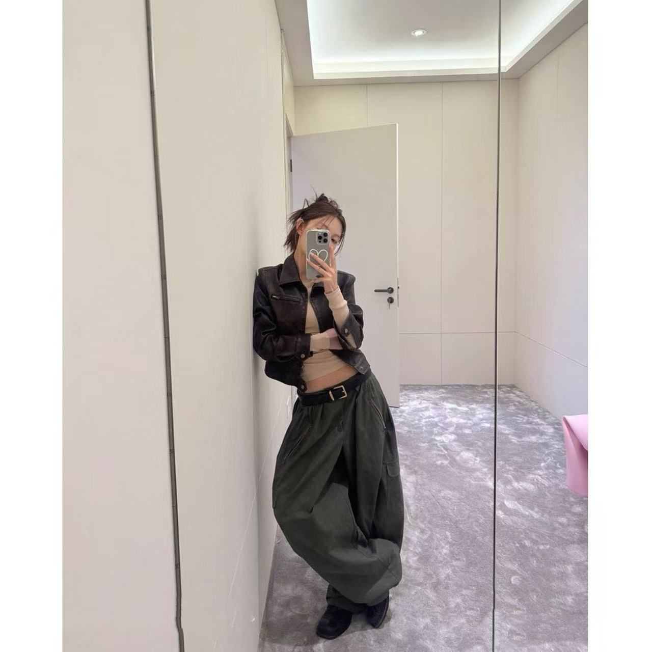 徐秋阳  末日沙丘  秋季新款百搭时尚休闲显瘦显白皮衣9990