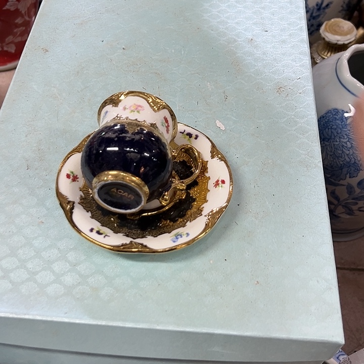 瓷片蓝釉瑕。。。。。。。。。。。。