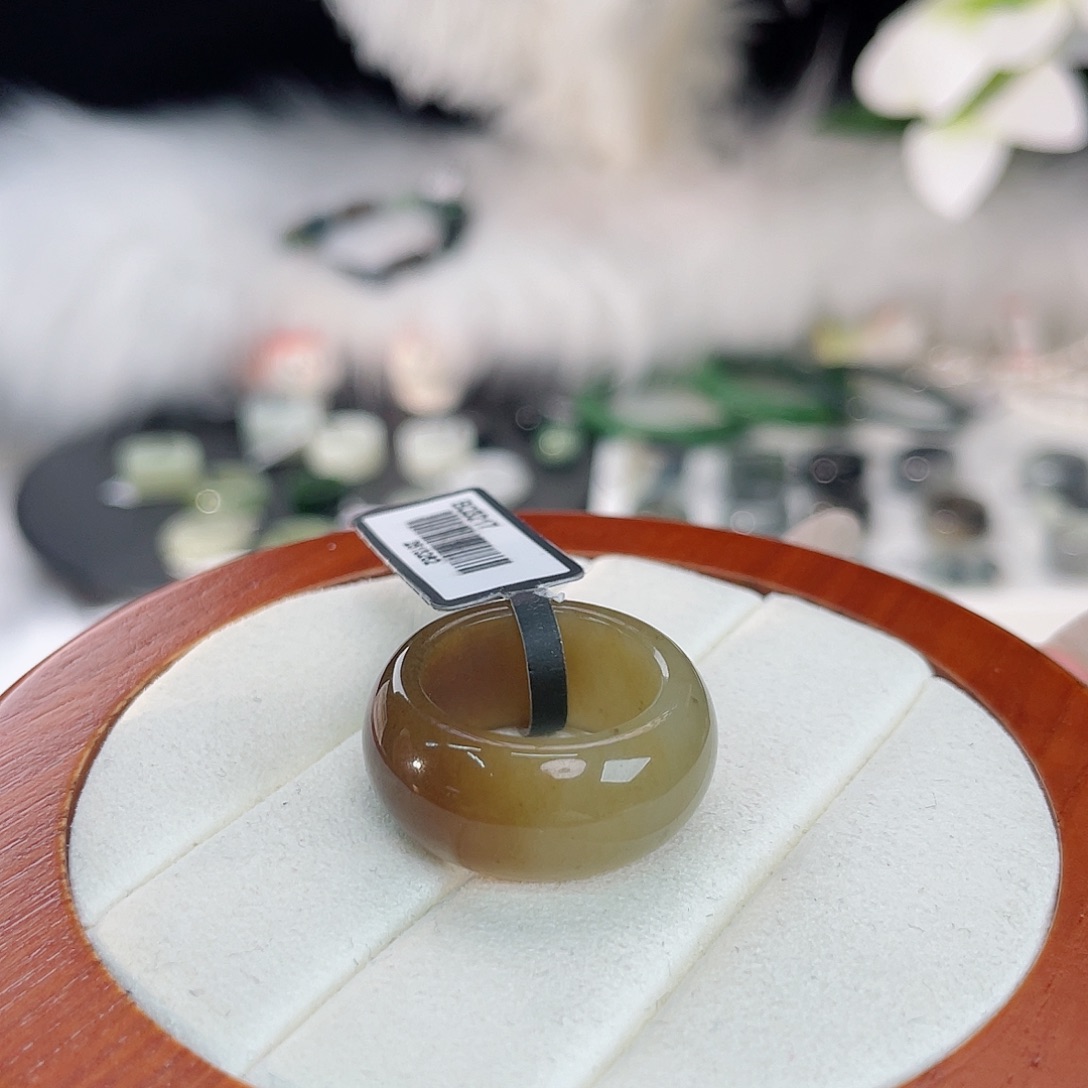 A***n和田玉未镶嵌戒指k130 内径17.2mm