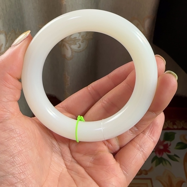 和田玉未镶嵌手镯 胖圆