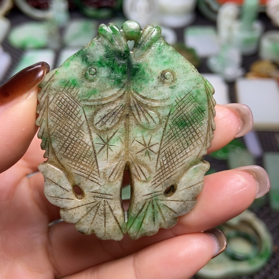 翡翠未镶嵌挂件清