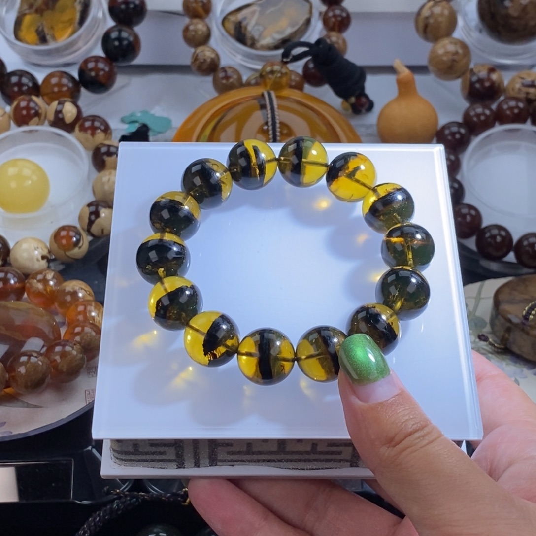 琥珀未镶嵌珠宝奇石