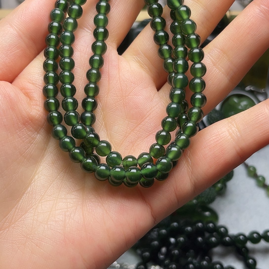 烟***南蛇纹石玉未镶嵌颈饰