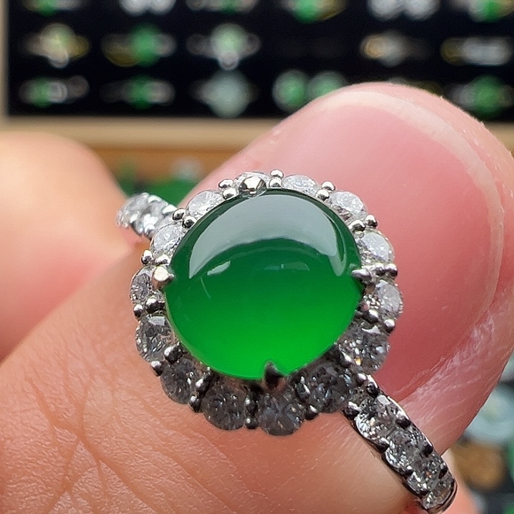 翡翠18K金镶嵌戒指蛋面6.4