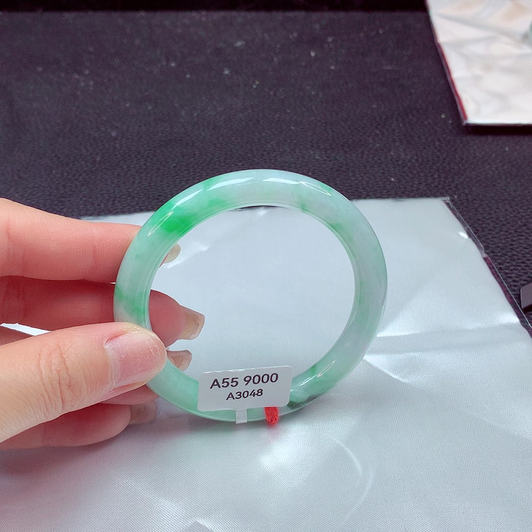 翡翠手镯未镶嵌手镯55