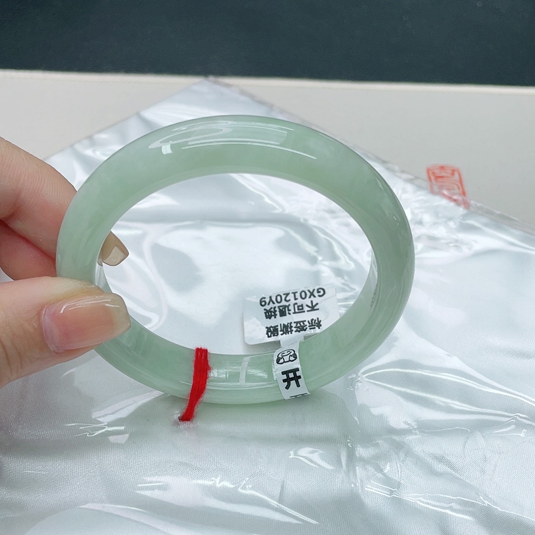 翡翠手镯未镶嵌正58.5