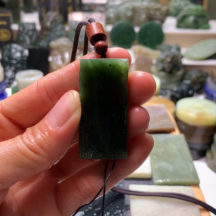 和田玉未镶嵌珠宝半成品