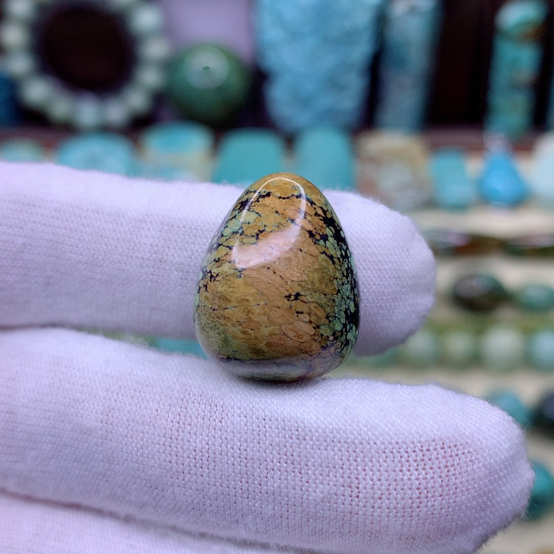 绿松石颈饰未镶嵌