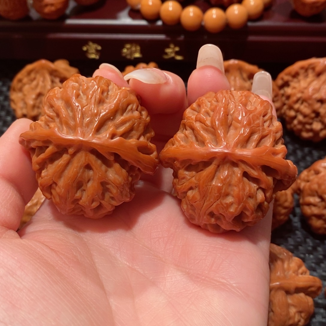 文玩核桃把件苹果园