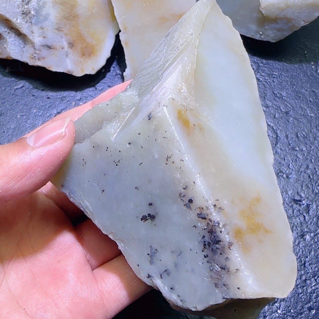 和田玉未镶嵌珠宝半成品