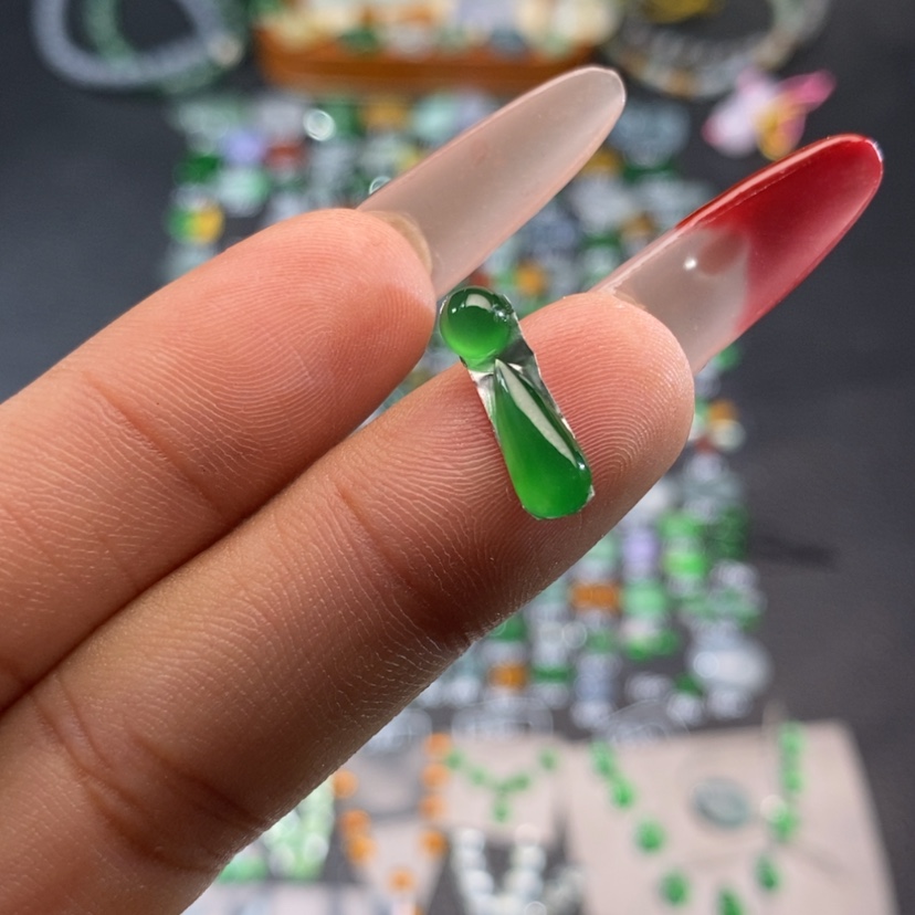 【闪购商品】翡翠挂件未镶嵌水滴