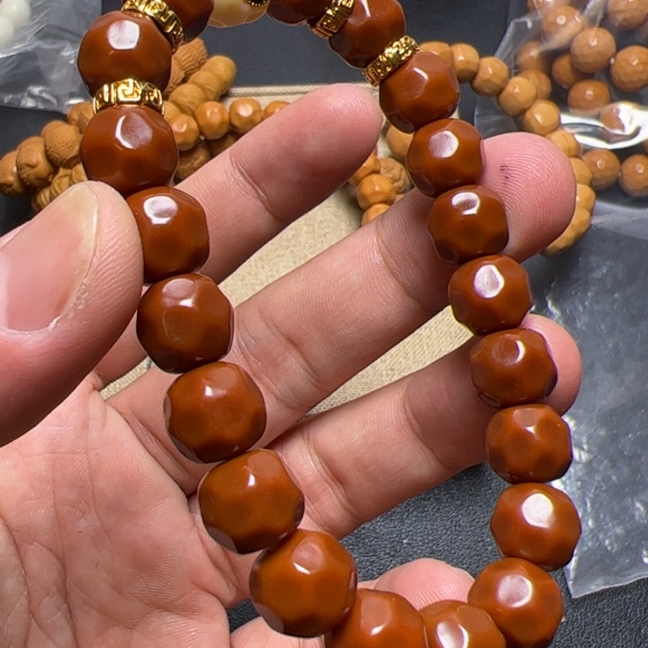 猴头核桃吊坠卡罗拉