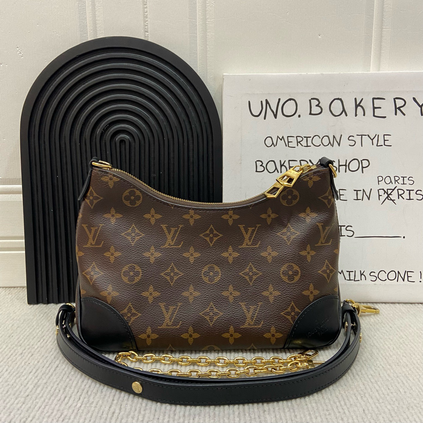 95新 LouisVuitton/路易威登 lv老花黑牛角斜挎包