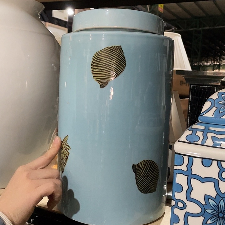 陶瓷花瓶，茶杯茶具。