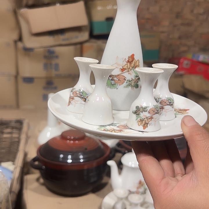 库存微瑕三打白骨精酒壶一套