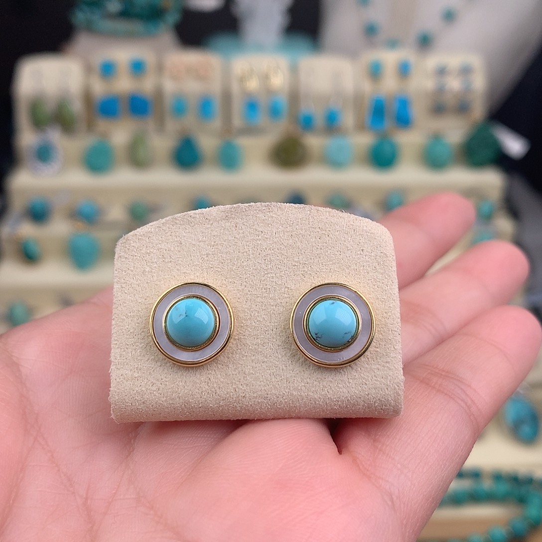 绿松石未镶嵌耳饰