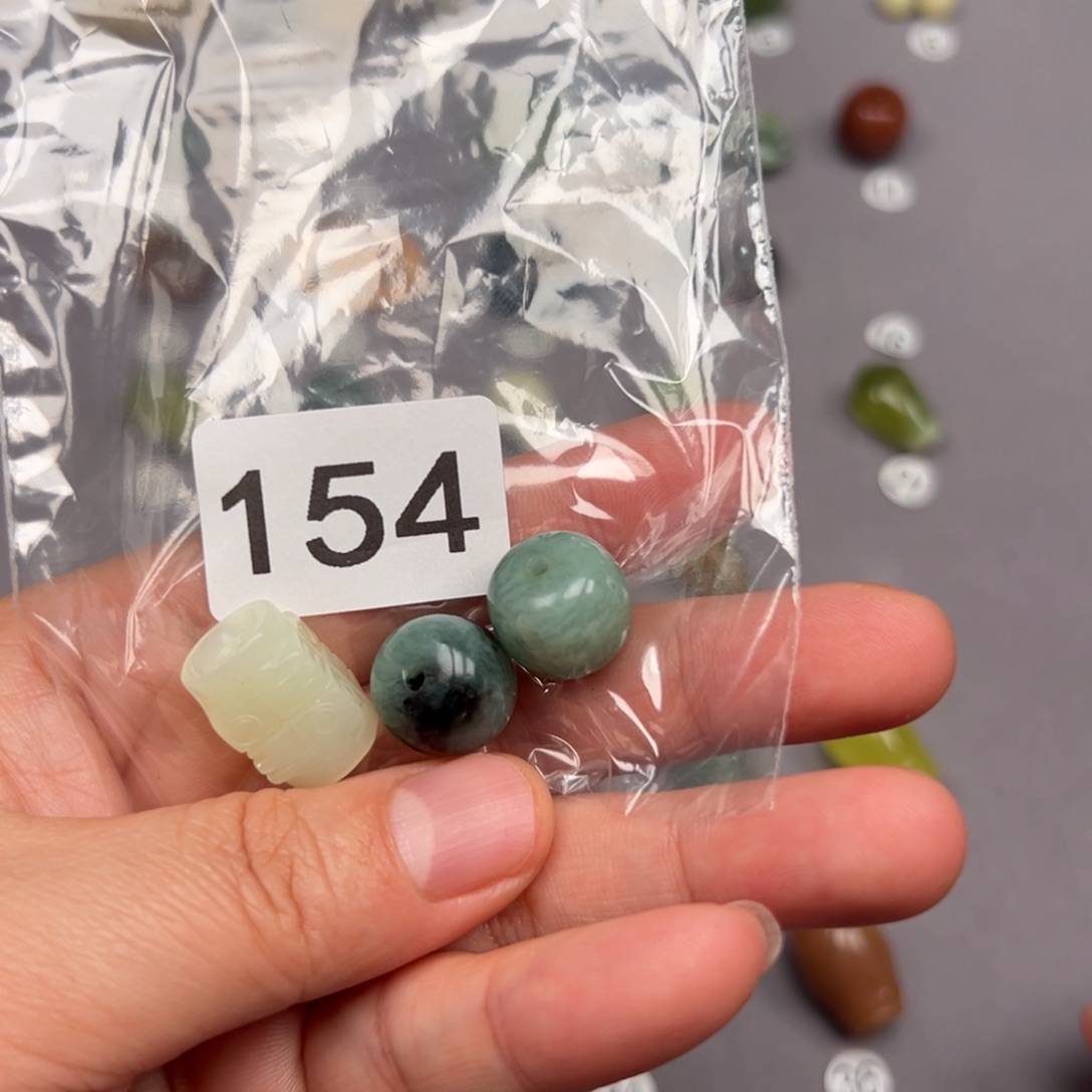 未镶嵌蛇纹石玉颈饰q****r微瑕不退不换