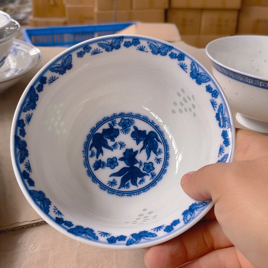 盘景德镇青花玲珑瓷