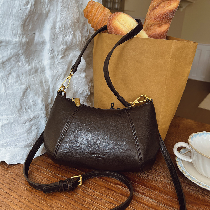 高级感简约气质韩版包包2025年超火小众设计女通勤爆款斜挎单肩包