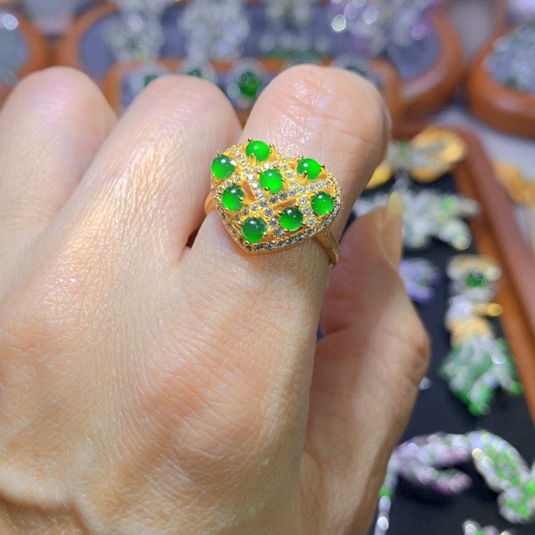 翡翠颈饰银S925镶嵌天然翡翠