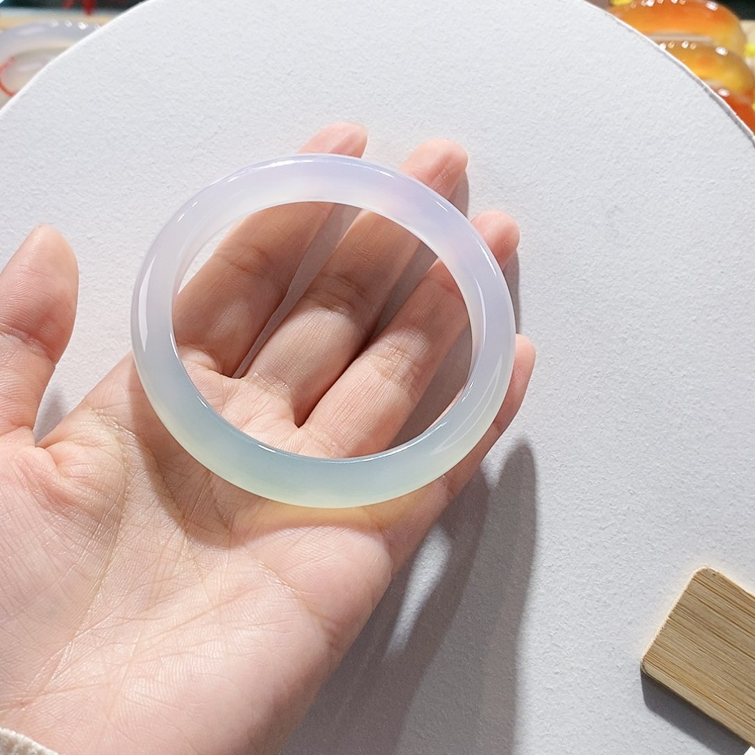 玛瑙/玉髓手镯未镶嵌60.4