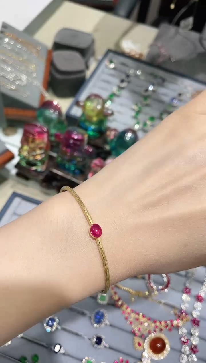 18K金镶嵌天然缅甸红宝石手镯【单颗款】