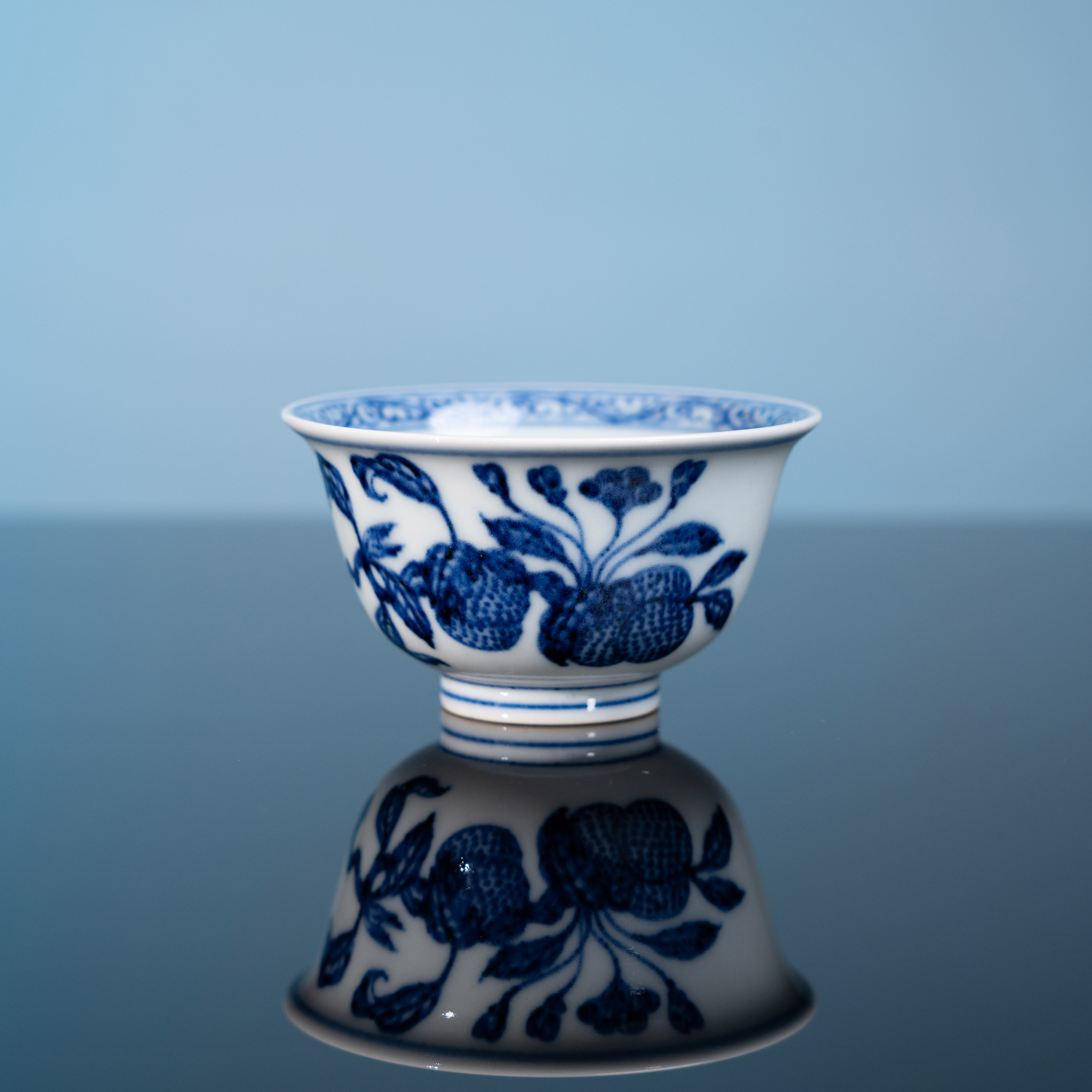 龚华窑 仿永乐青花荔枝纹杯柴窑原矿全手工主人杯折枝花果纹杯