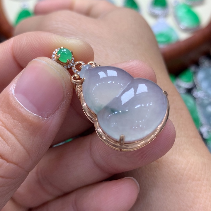 翡翠吊坠(不含链)18K金镶嵌