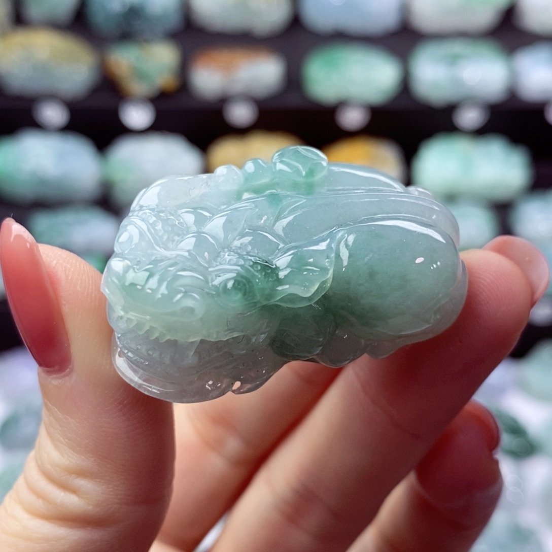 翡翠颈饰未镶嵌天然