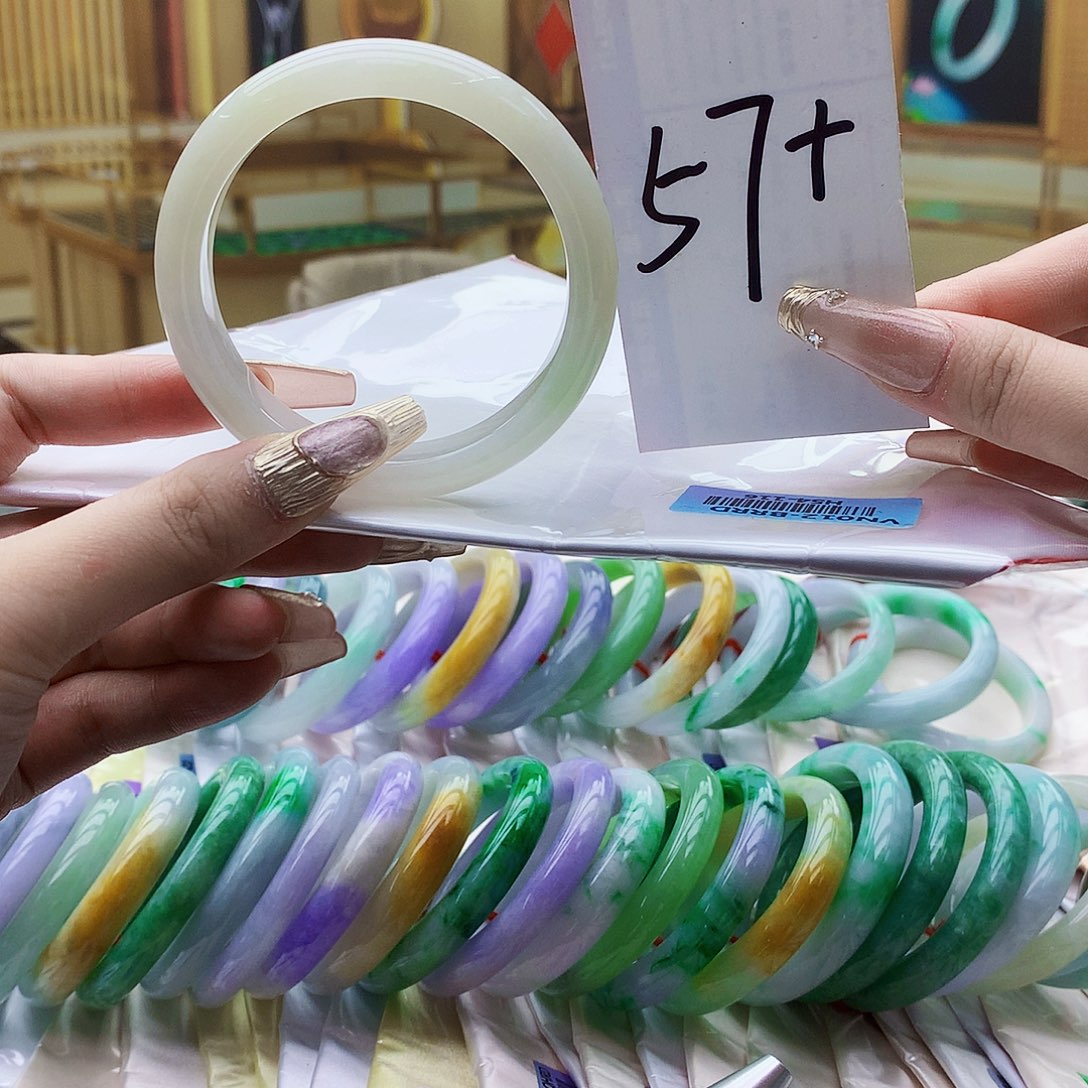 翡翠未镶嵌手镯mmm