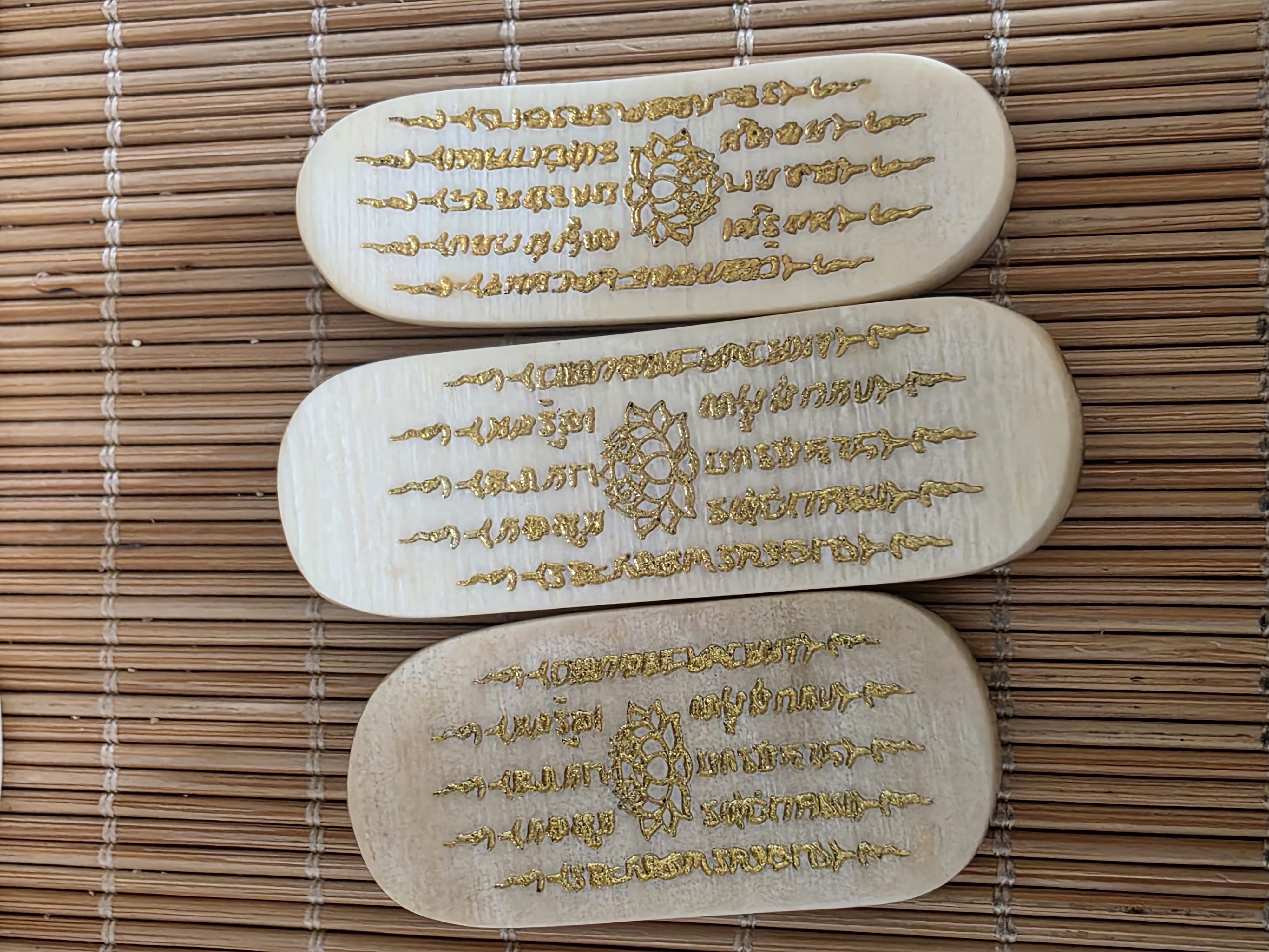 天然猛犸牙五条经文佛牌