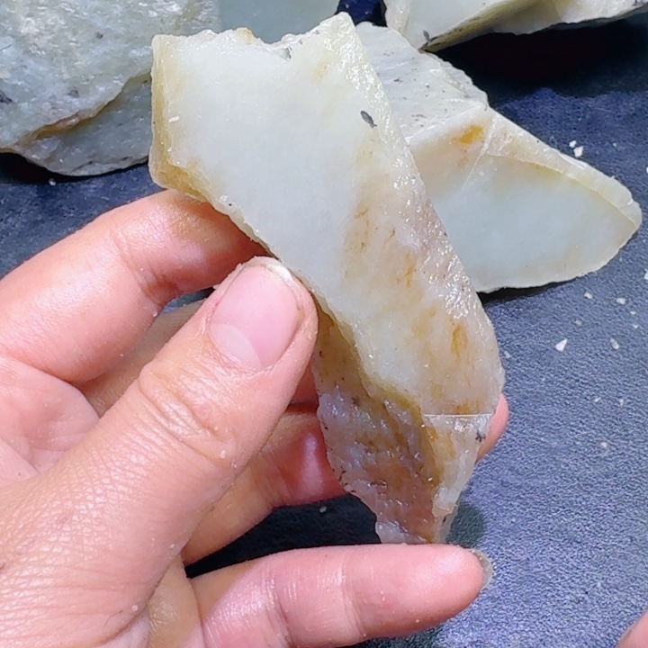 和田玉未镶嵌珠宝半成品