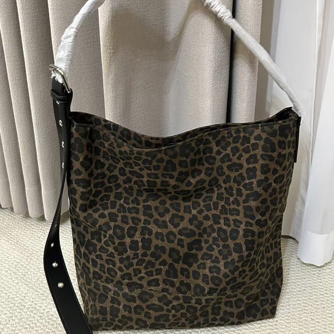 扣号链接，尾货大号包包日常偶尔微瑕，完美主义勿拍通勤托特包时尚