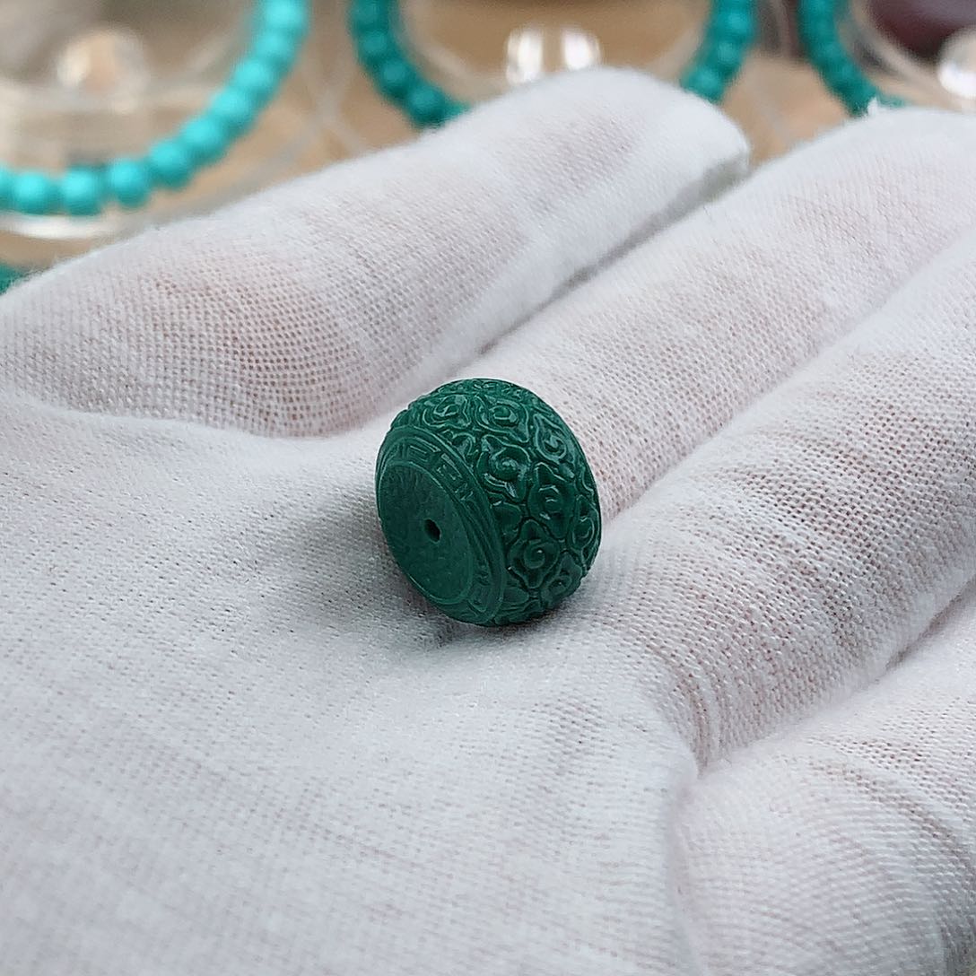 绿松石颈饰未镶嵌