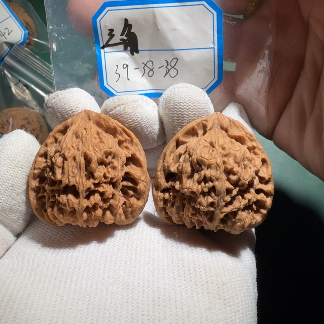 文玩核桃吊坠南疆三角21