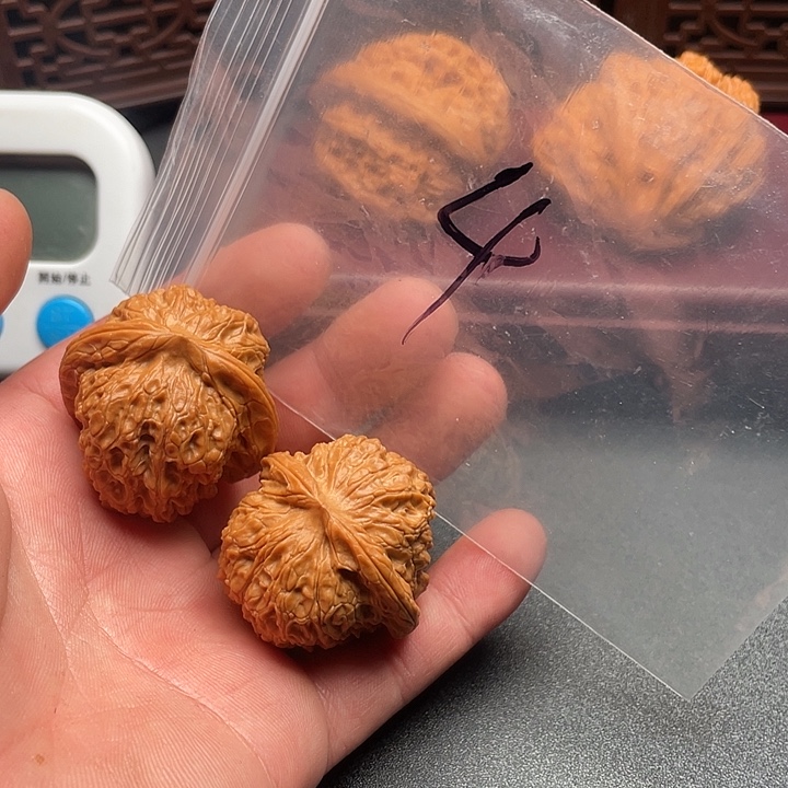 d***j血麒麟文玩核桃大