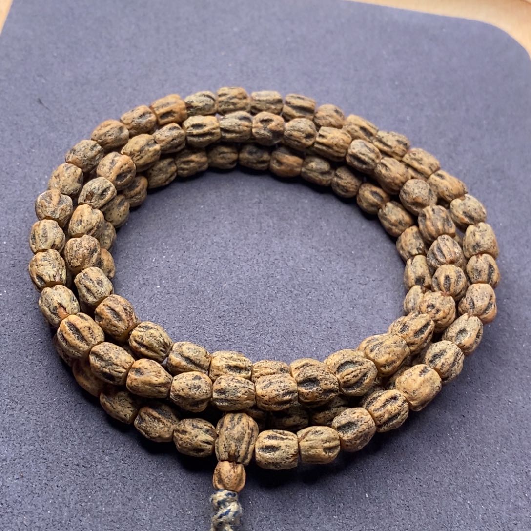 柏香籽/百香籽吊坠狗**师